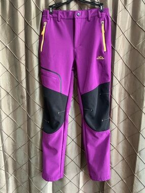 EUC- Outdoor Softshell Waterproof Fleece Lined Snow / Outdoor Pants